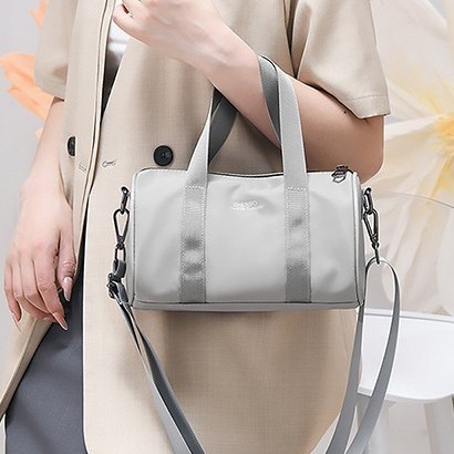 Cross-border large-capacity leisure travel bag, solid color single-shoulder handbag, trendy men's and women's casual and personalized storage crossbody bag details Picture