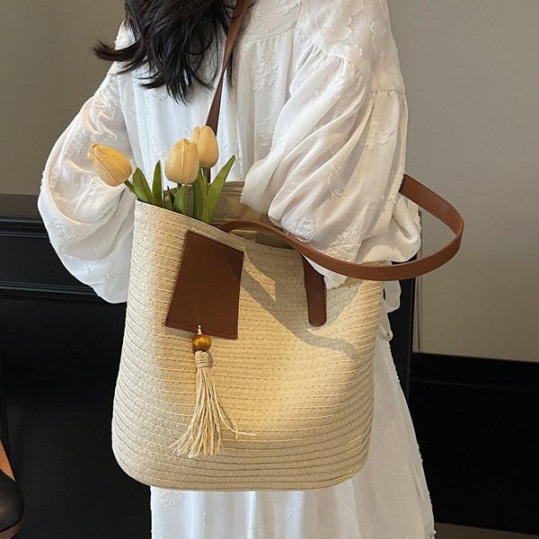 Summer woven bags, women's underarm bags, fashionable and simple hand-held straw woven bags, single-shoulder bags, large-capacity casual tote bags Specification drawing