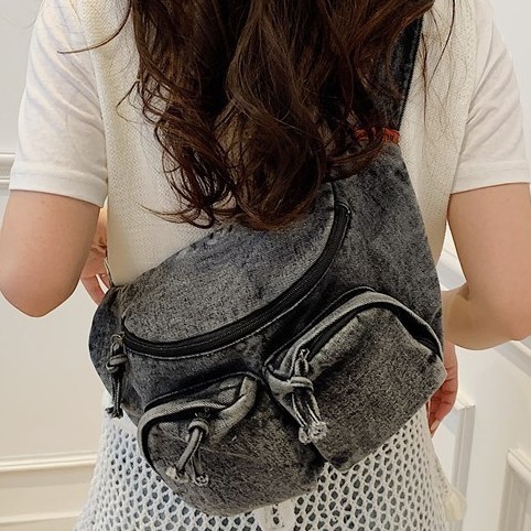 Crossbody bag, Japanese large-capacity functional design postman bag, retro denim bag, college student class backpack Application Scenario