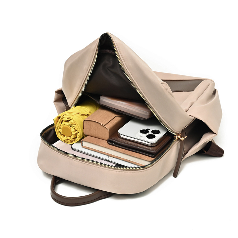 Fashionable and trendy nylon backpacks, cross-border versatile travel backpacks, casual bags for women, 2025 new style women's bags wholesale details Picture