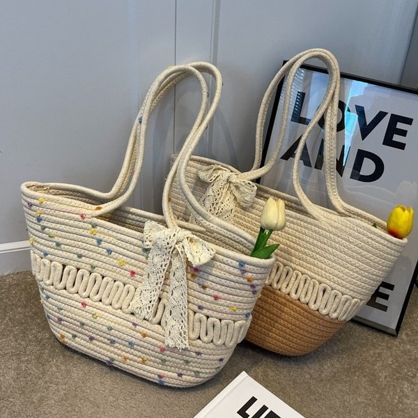 The single-shoulder bag with hollowed-out cotton thread woven bag, the new summer straw woven bag, has sparked the vacation trend. Red envelopes and vegetable baskets are available online Application Scenario