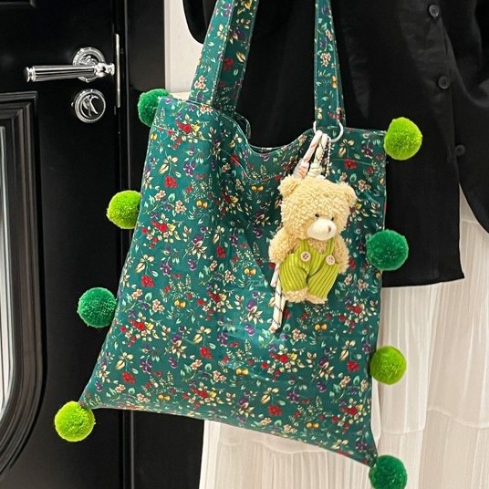 2025 Versatile casual and laid-back style fur bag, Korean-style floral fabric bag, niche high appearance level versatile crossbody bag full figure