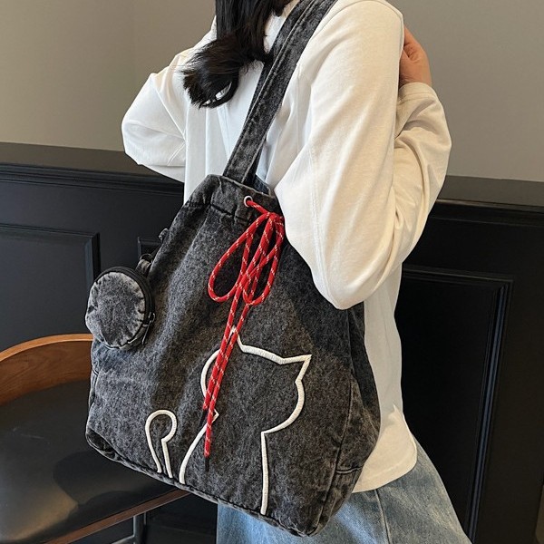 Large-capacity cute kitten bag for girls, 2025 new style casual and simple single-shoulder bag, trendy commuting student class tote bag details Picture