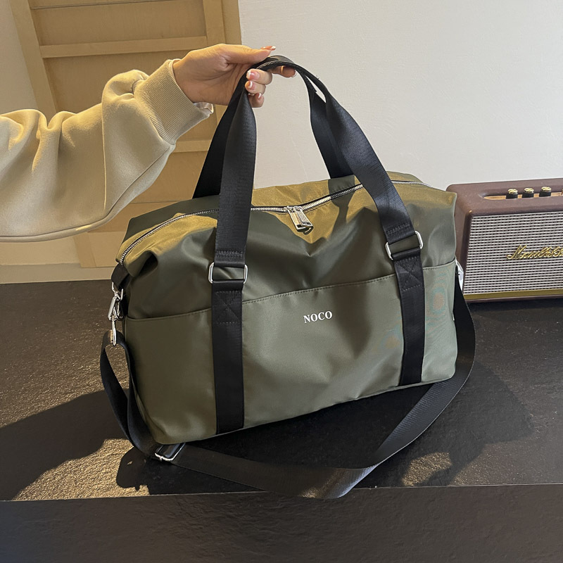 New Korean version sports and fitness bag for men and women, large-capacity business trip short-distance luggage bag, lightweight and casual boarding travel bag full figure