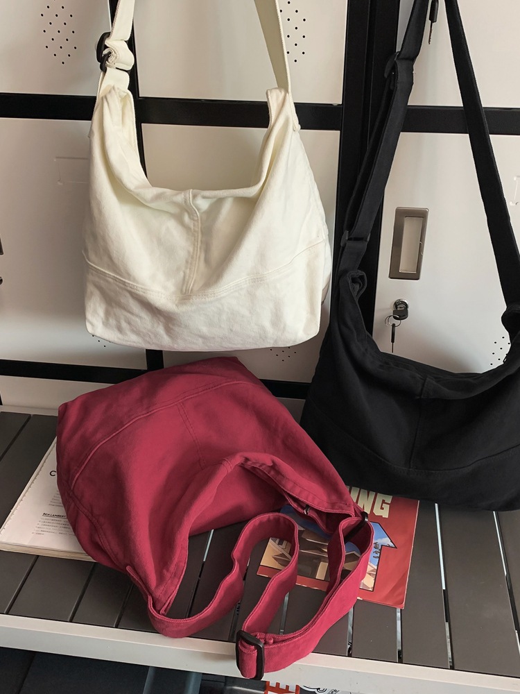 Canvas crossbody bag, women's Instagram casual, artistic and retro single-shoulder bag, laid-back style, college student class backpack, tote bag Item Picture
