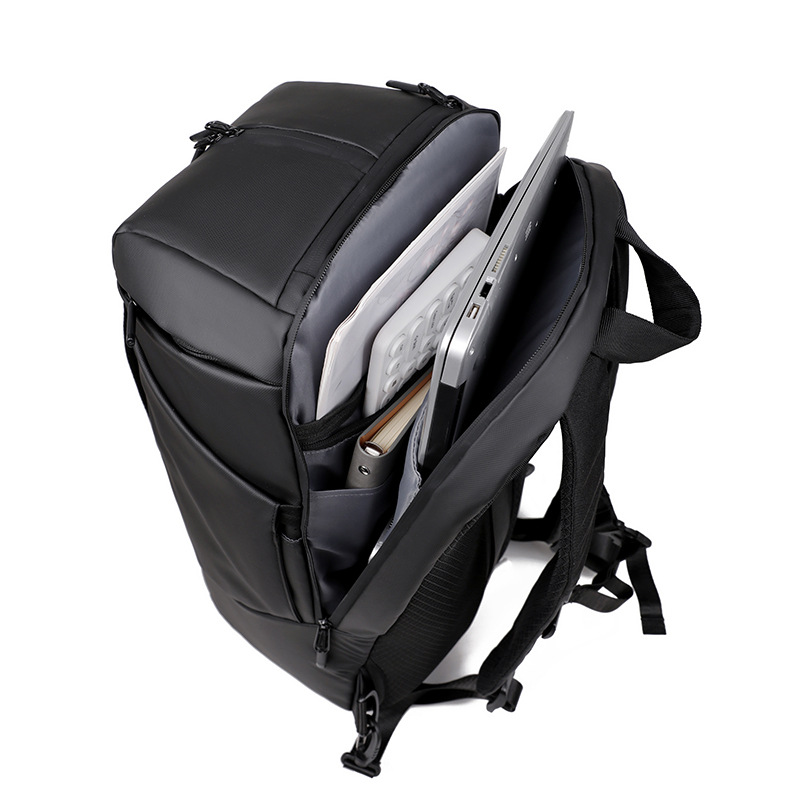 New large-capacity backpack for men, multi-purpose Oxford cloth business backpack, simple outdoor short travel bag Application Scenario