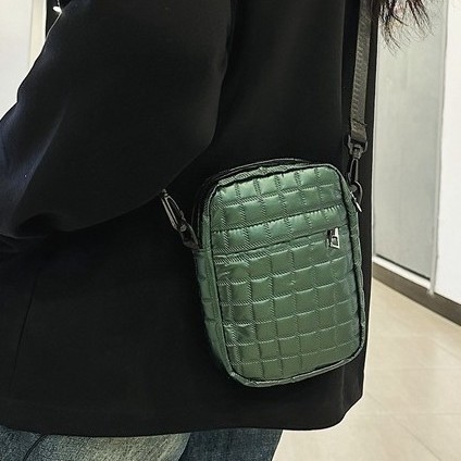 2024 Winter new men's and women's cotton-padded bag, casual capacity crossbody bag, outdoor trendy backpack, casual chest crossbody bag full figure
