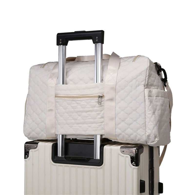 Luggage bag, travel bag, carry-on bag, long and short distance lightweight, women's large capacity, men's style, short-term business trips can be fitted with a handle Application Scenario