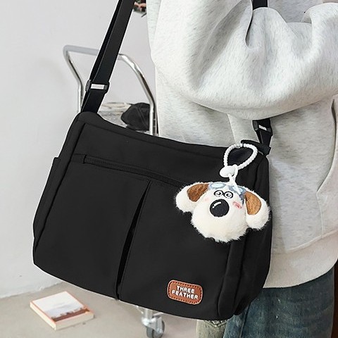 New large-capacity student single-shoulder crossbody bag, Japanese workwear style casual and trendy backpack, commuter messenger bag for men and women full figure