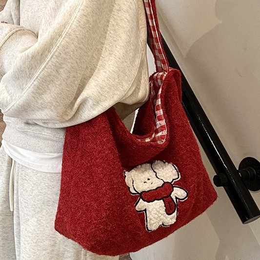 New winter style, fresh, cute, casual, fashionable and simple single-shoulder bag, large-capacity student commuting tote bag full figure