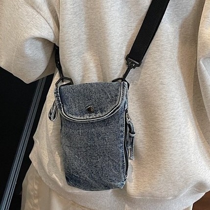 Minimalist style mobile phone bag for women, light and thin Japanese and Korean denim water cup bag, versatile mini casual single-shoulder crossbody coin purse details Picture