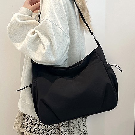 Solid color casual crossbody bag for foreign trade, commuting light and versatile fabric bag, large capacity simple single-shoulder bag, tote bag Specification drawing