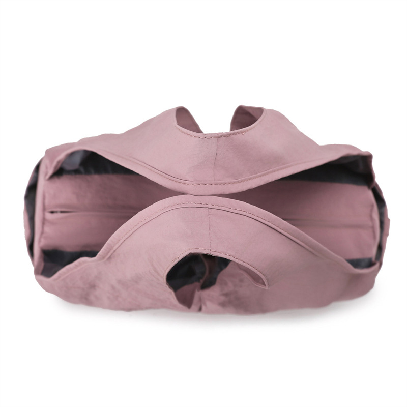 Oxford cloth large-capacity handbag, single-shoulder bag, dry and wet separation, travel, sports and fitness bag, travel bag, yoga bag Application Scenario