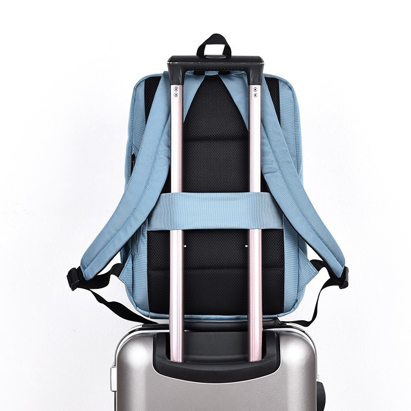 A new cross-border minimalist business backpack with a high-end feel, a men's business trip, travel and commuting backpack, and a large-capacity computer bag Application Scenario