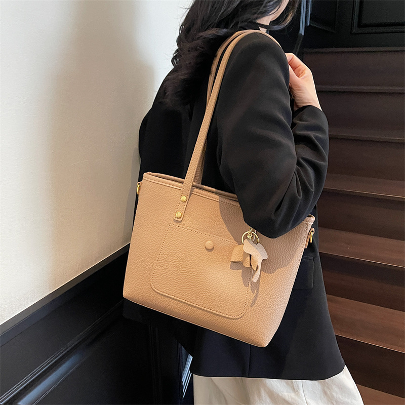 High-end, fashionable, large-capacity tote bag for women 2025 new style, simple solid color, versatile commuting single-shoulder crossbody bag Specification drawing