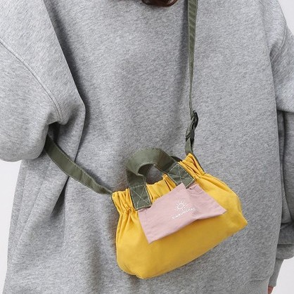Cross-border trade best-selling canvas bags, fashionable and versatile shoulder bags, niche nylon waterproof crossbody bags, women's high-end feel full figure