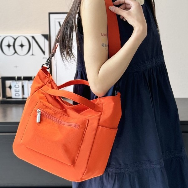 Nylon bag for women with large capacity, 2025 new style simple college student bag, single-shoulder bag for books and classes, commuter tote bag details Picture