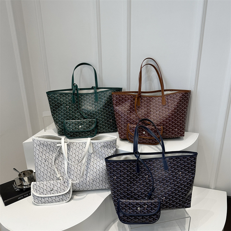 2024 Casual Autumn Women's niche design single-shoulder hand-carry shopping bag with large capacity crossbody women's tote bag Application Scenario