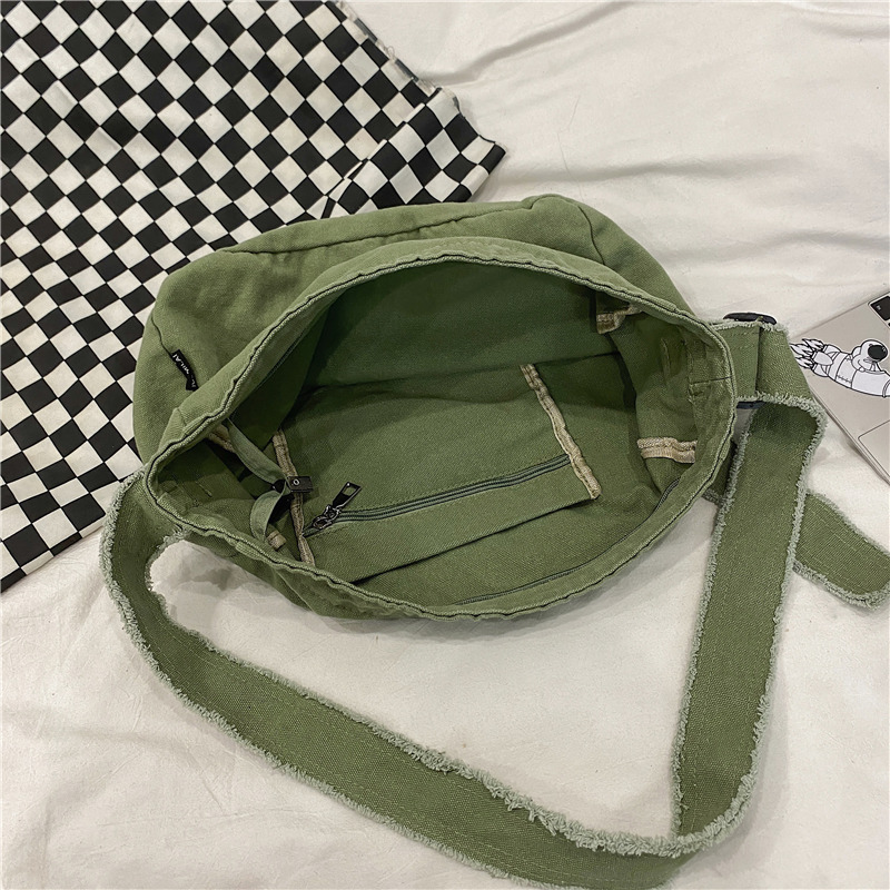 Washed canvas bag with fringed and aged edges, artistic single-shoulder bag, student class backpack, laid-back and simple cloth bag, crossbody bag Application Scenario