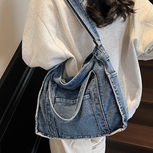 Spring 2025 new vintage denim bag, large-capacity cross-border women's single-shoulder hand-carry commuter bag, Tote ladies' bag Application Scenario