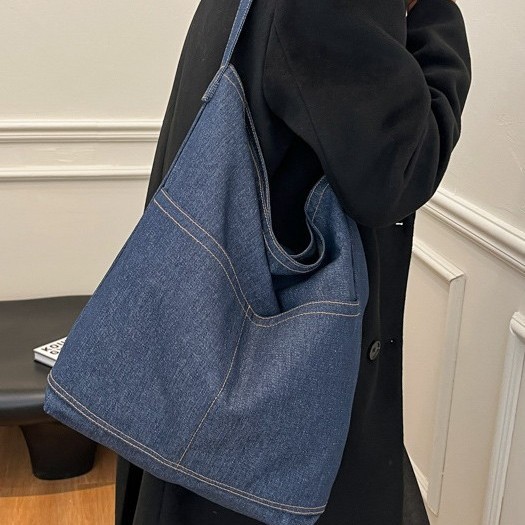 New 2024 Hong Kong-style artistic denim bag for women, Korean-style artistic single-shoulder bag, laid-back style, large-capacity crossbody bag full figure