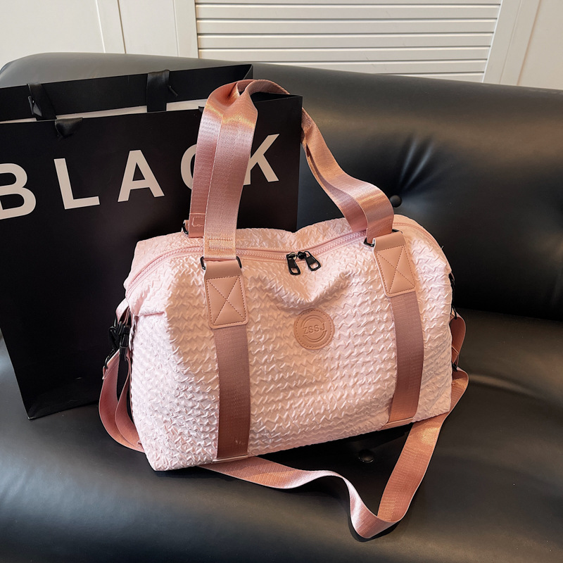 New stylish and lightweight Korean-style travel bag, simple and large-capacity crossbody storage bag, men's and women's outdoor hand-held sports bag full figure