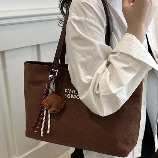 High-end autumn and winter texture casual tote bag, large-capacity single-shoulder bag, fashionable and versatile underarm bag, durable ladies' bag full figure