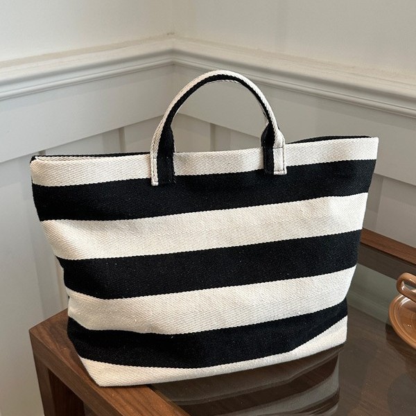 Casual and fashionable Korean striped shopping bag, creative and fashionable women's handbag, lightweight and simple student canvas handbag details Picture
