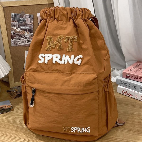 A new type of casual travel bag with a large capacity, a shopping backpack, a fashionable and trendy schoolbag, and an outdoor sports bag details Picture