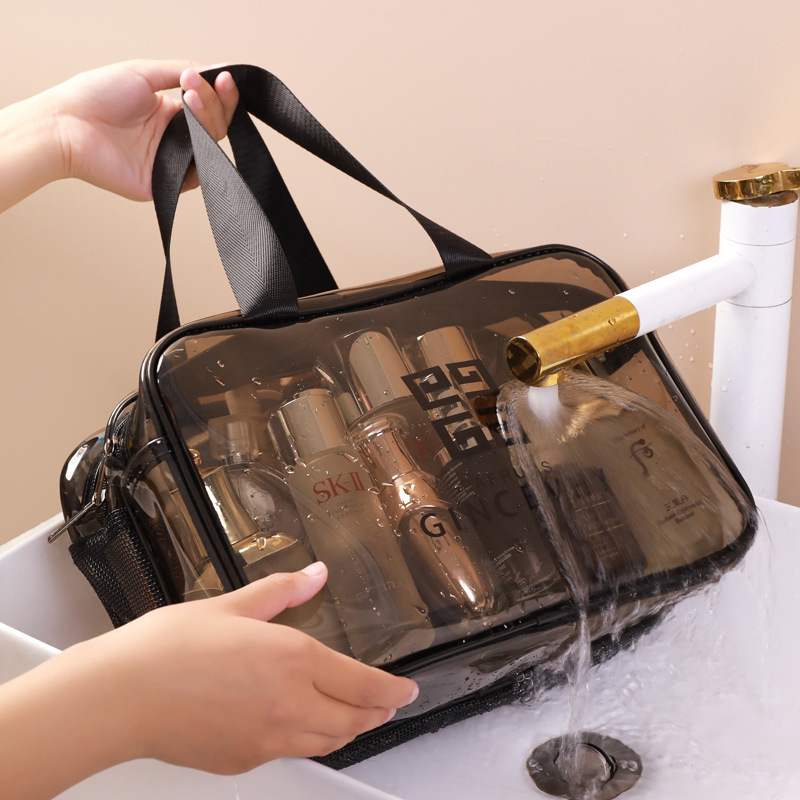 PVC double-layer dry-wet separation swimming bag, thickened transparent waterproof fitness bag, 2021 new style toiletries and makeup bag Application Scenario