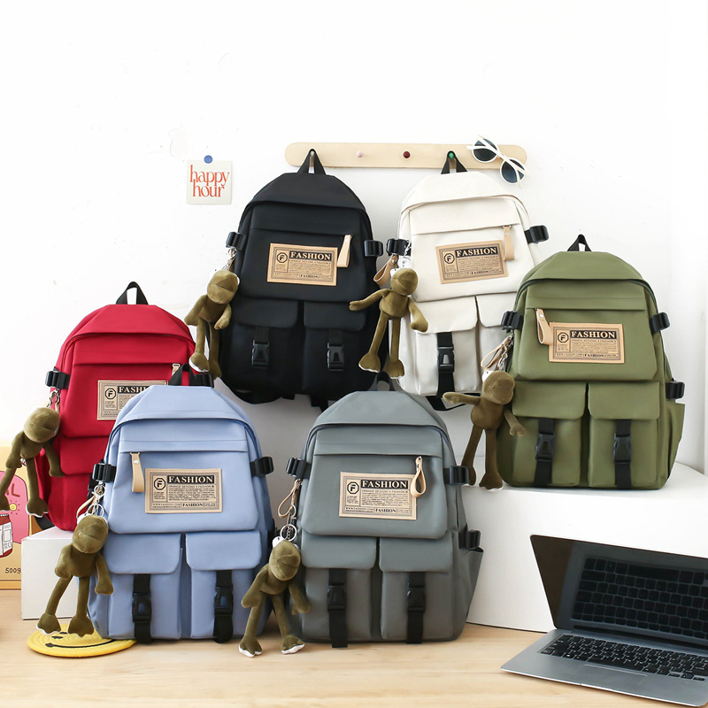 Trendy canvas backpack for men, simple and large-capacity travel backpack, casual forest-style schoolbag for women, junior high school, senior high school and college students Application Scenario