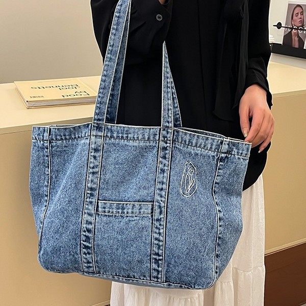 Spring 2025 new high-appeartion-level commuter tote bag, large-capacity single-shoulder shopping bag, denim student class bag full figure
