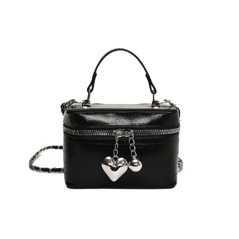 2025 New bestseller fashion chain hand-held box bag for women, high-end quality crossbody bag, solid color simple single-shoulder bag Item Picture