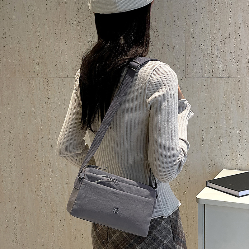 Wholesale nylon fabric commuter small square bag 2025 Autumn new lightweight single-shoulder bag for casual and simple crossbody Specification drawing