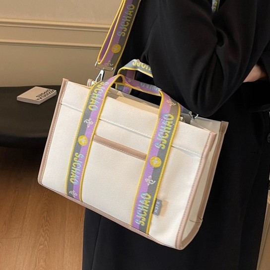 Large-capacity, fashionable new tote bag, high-end quality underarm bag, class commuting bag, trendy embroidery casual commuting bag full figure