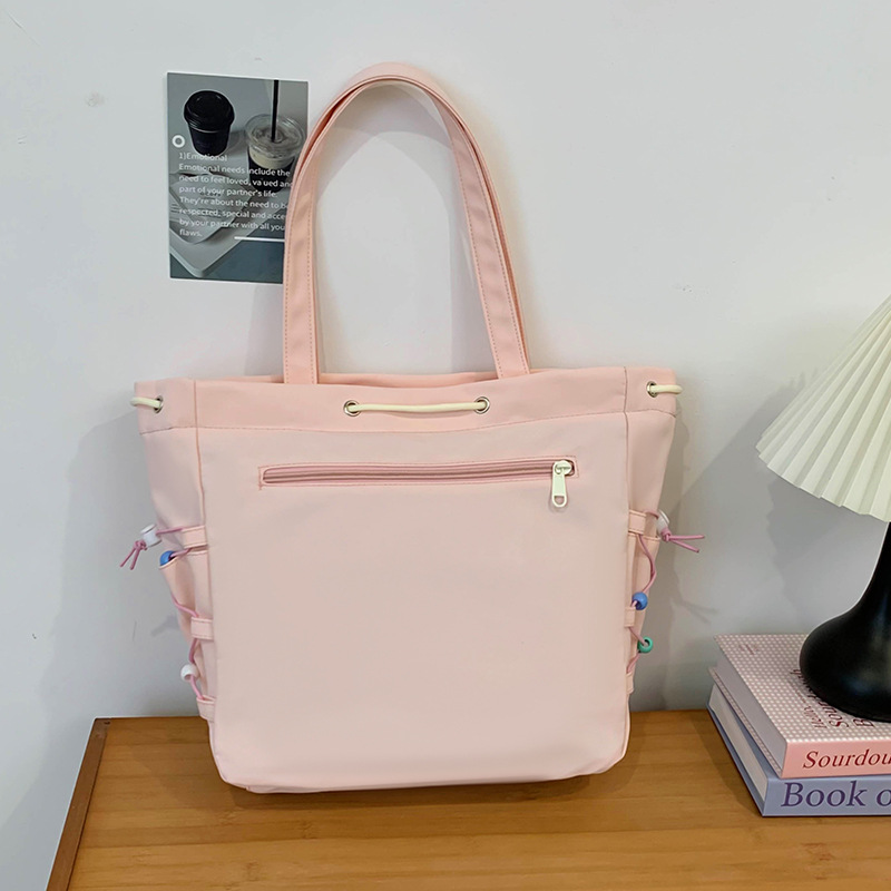 A large-capacity color-blocking school-style single-shoulder bag for female junior high school students to carry books during class tutoring. A high-appeartion-level student crossbody bag Specification drawing