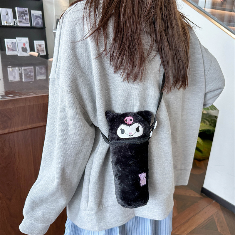 New cartoon plush water cup glass protective case, cute hand-held crossbody bag, mobile phone coin purse, birthday gift Specification drawing