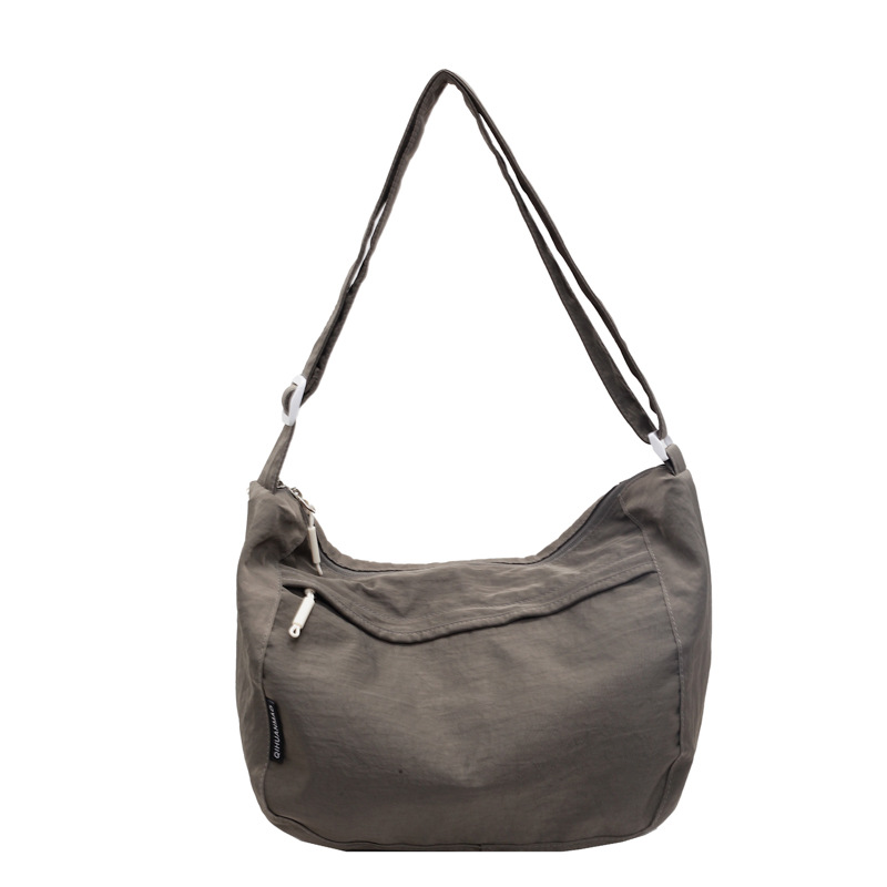 The new large-capacity tote bag is a versatile and niche single-shoulder bag for commuting, as well as a lightweight, retro and fashionable crossbody bag Item Picture