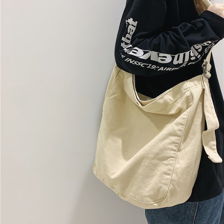 Large-capacity crossbody bag, simple and laid-back Japanese and Korean style artistic washed canvas bag, student single-shoulder bag, casual shopping bag details Picture
