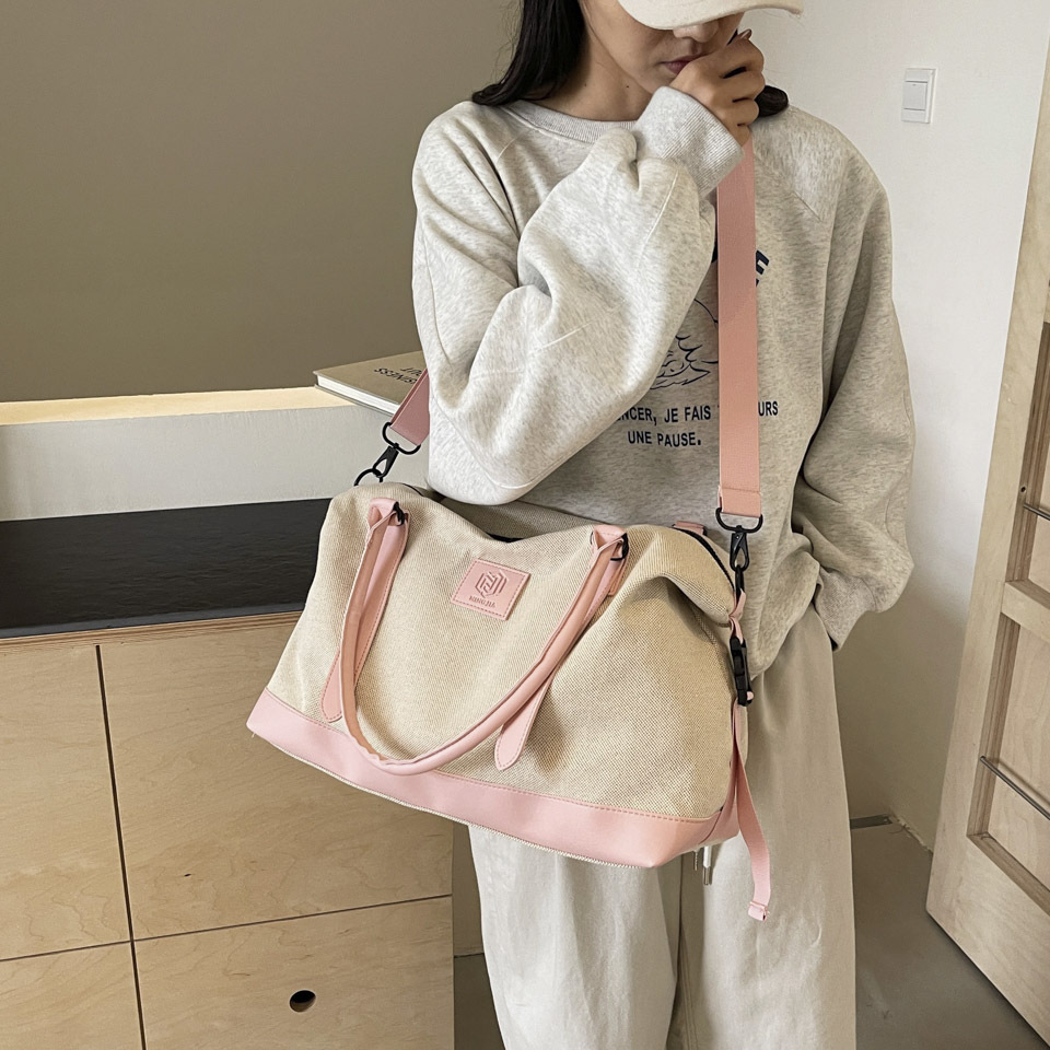 The new cross-border lightweight travel bag is fashionable, breathable and simple. It is a maternity bag and a large-capacity outdoor sports and fitness bag Specification drawing