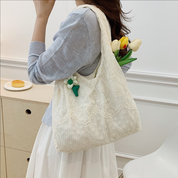 Summer fresh and light tote bag, lace flower embroidered canvas bag, versatile underarm bag, travel and outing single-shoulder bag for women full figure