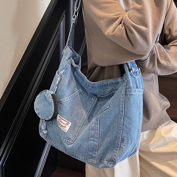 2025 New student class crossbody bag, retro washed denim bag, large capacity, casual and versatile single-shoulder bag full figure