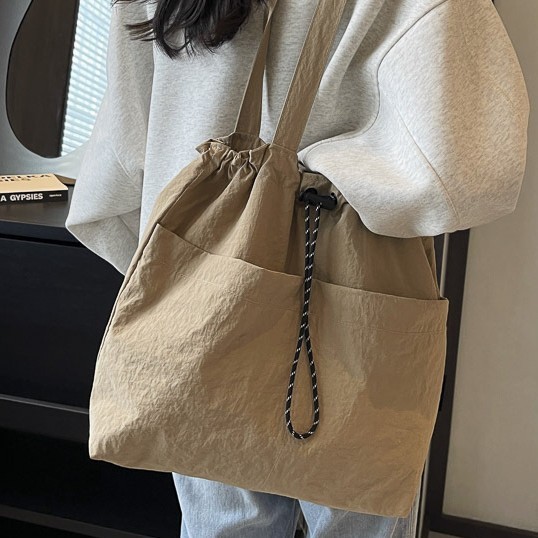 Casual large bag for women, 2025 new nylon fabric large capacity single-shoulder bag, lightweight, versatile tote bag for school and commuting Specification drawing