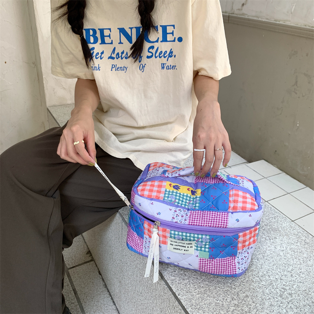 35271 Cute Flower Makeup Bag, Women's Portable large-Capacity Cosmetics Storage Bag, Travel hand-held Toiletry Bag Specification drawing