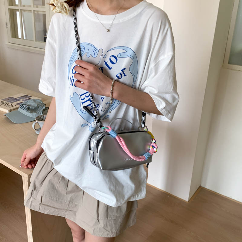 New Summer 2025 personalized canvas bags, commuter crossbody bags, trendy sports single-shoulder bags, hiking small crossbody bags, women's bags Application Scenario