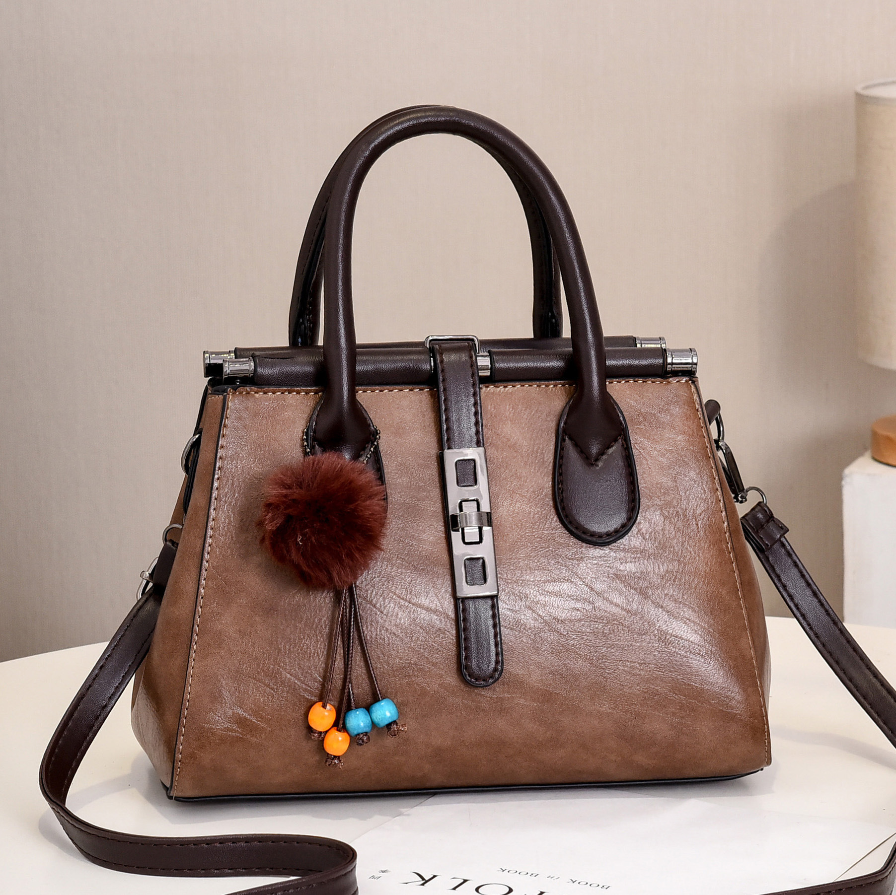 2022 New style fashionable women's bags for foreign trade, European and American trendy and elegant handbags, large bags, hand bags, shoulder bags, crossbody bags Item Picture