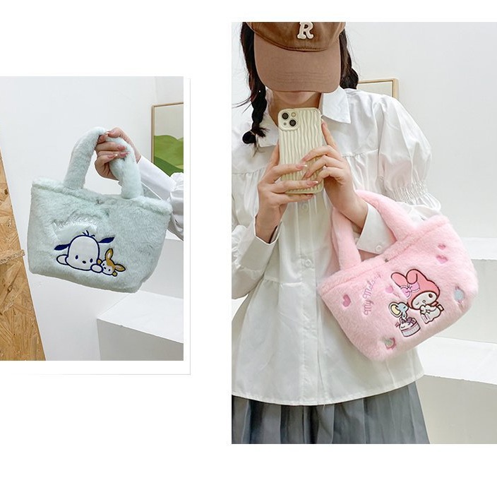Wholesale of new colorful Sanrio handbag, Cinnamon Dog, Kuromi and Melody plush toy wrist bag Application Scenario