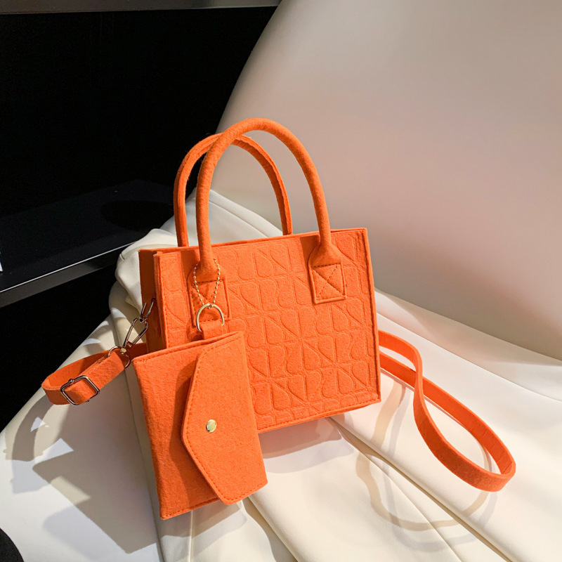 Korean version simple embossed felt lightweight handbag 2023 new style single-shoulder crossbody two-piece set for women full figure