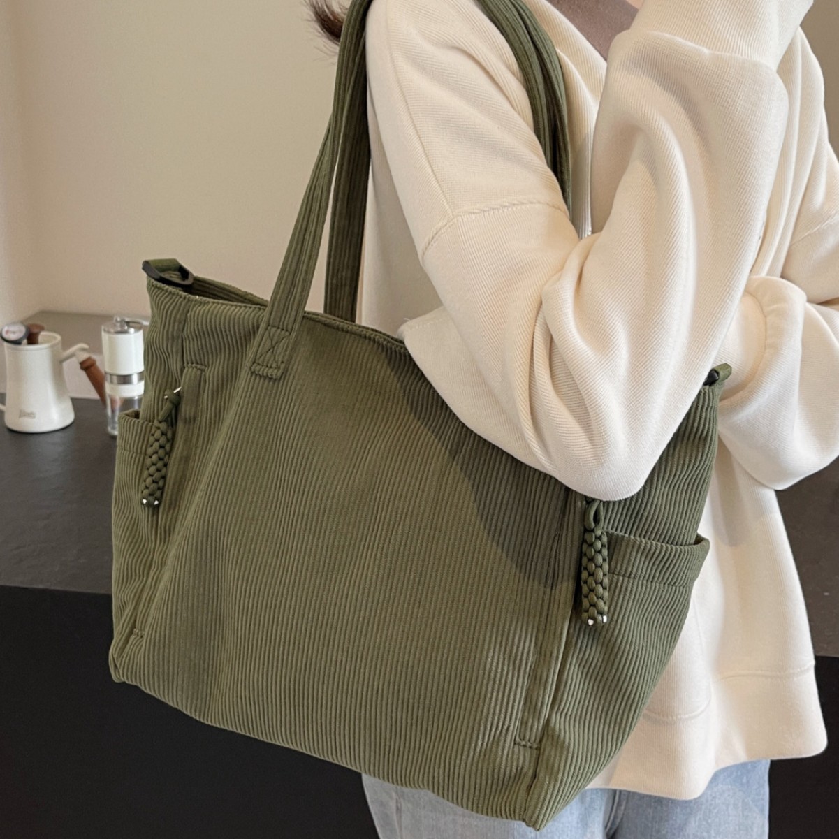 Japanese tote bag for women 2024 New style, fashionable, artistic and versatile student class bag, simple class bag, casual backpack details Picture
