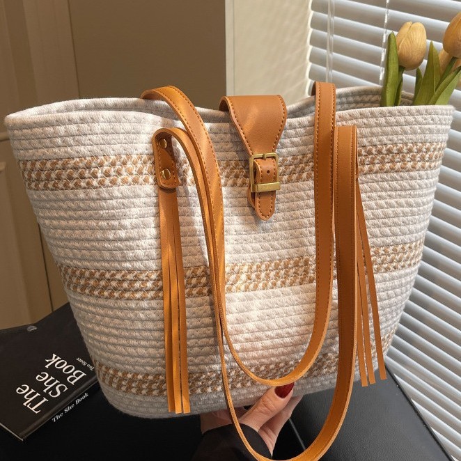 Woven bags, beach bags, straw woven women's seaside armpit bags, vacation large-capacity bags, fashionable and trendy women's bags, tote bags details Picture